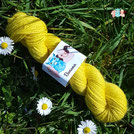 laine alpaga à tricoter teintée en jaune avec colorants naturels, fabriqué en france, alpaca, pas cher