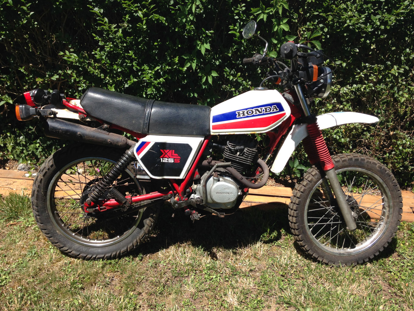Les modernes 70 > Club des Amateurs de Motos Anciennes de Seine et Marne