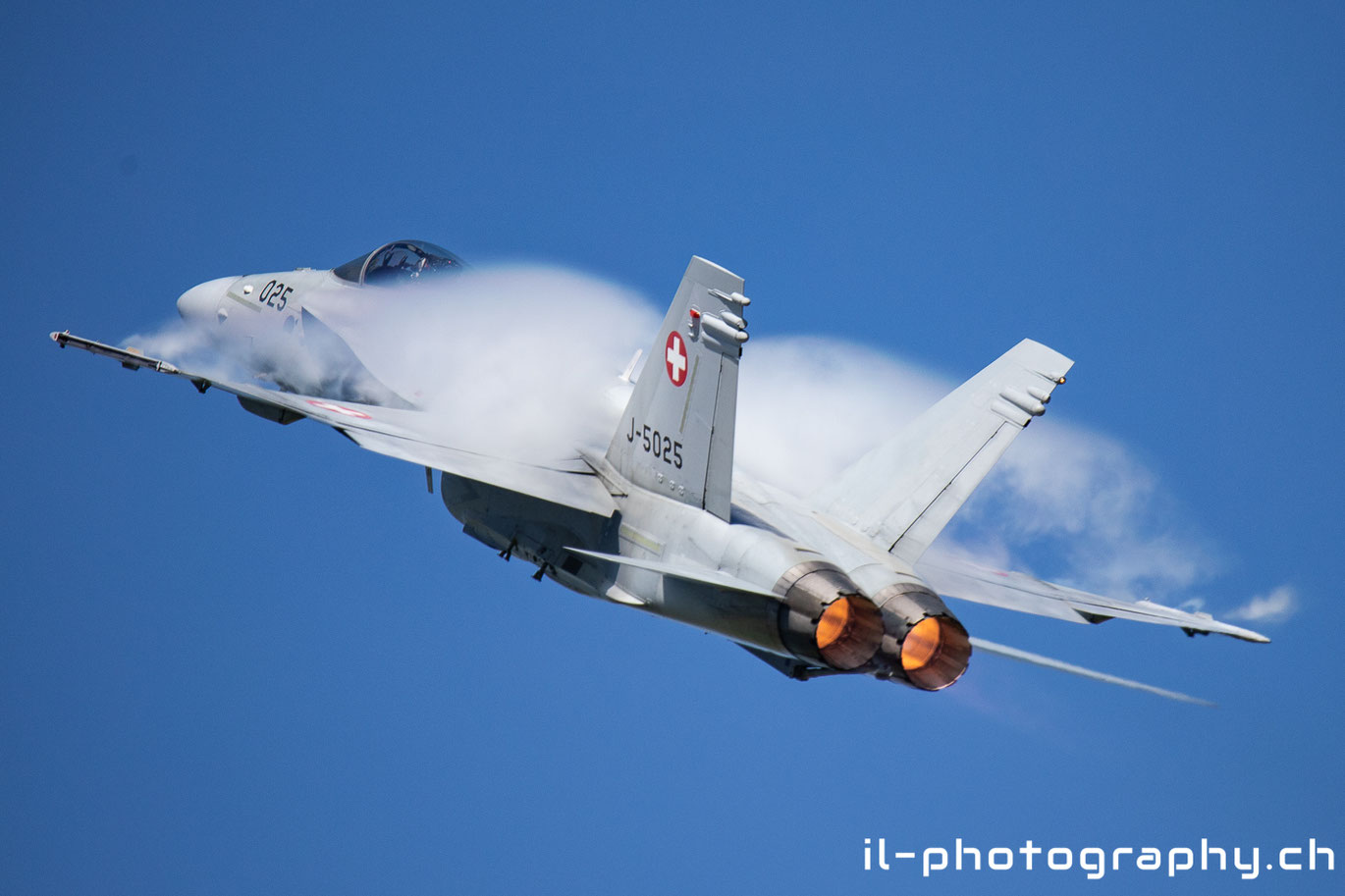 FA-18 der Schweizer Luftwaffe am Heliweekend in Grenchen.