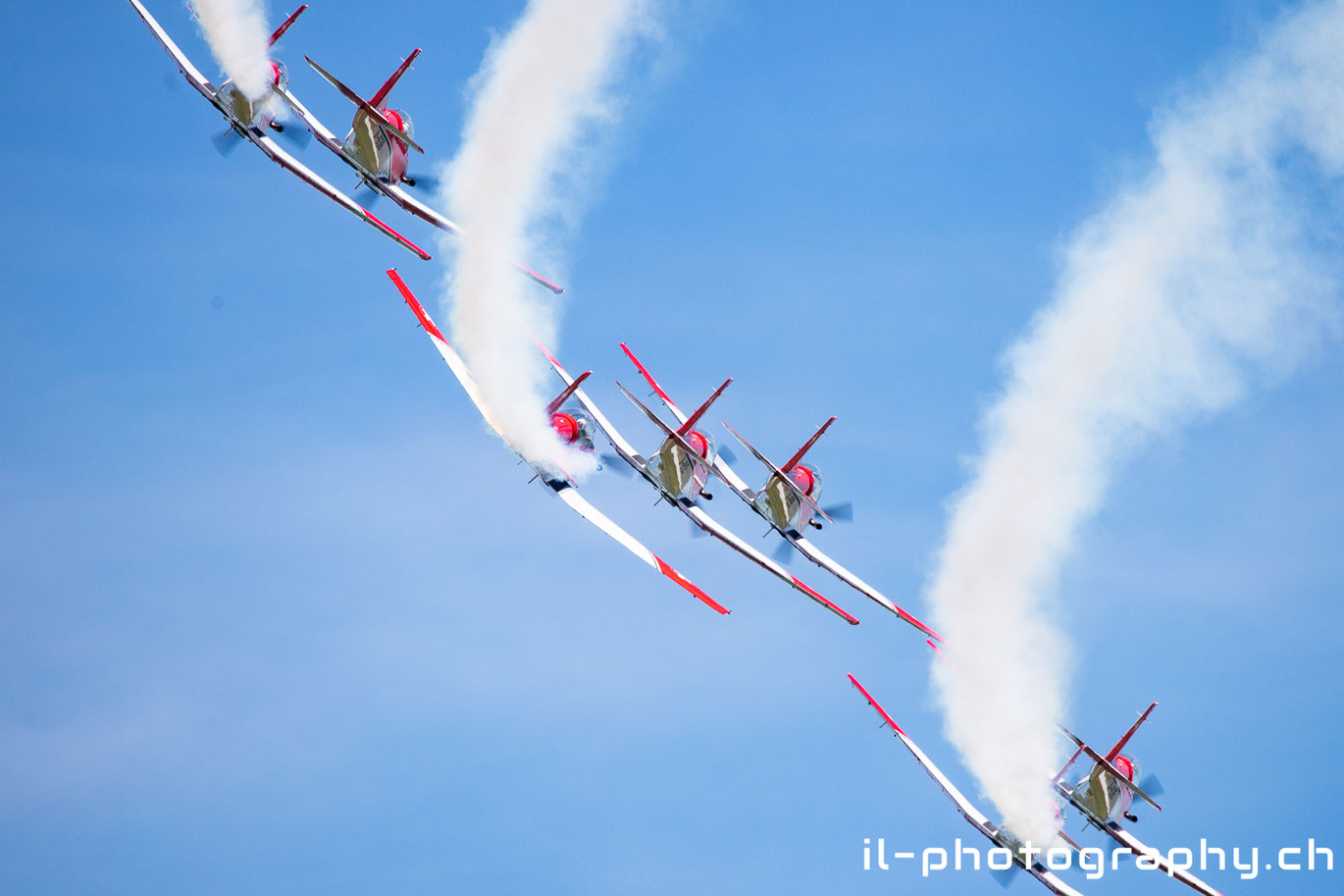 Pilatus PC-7 Team der Schweizer Luftwaffe in Grenchen.