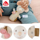 Mini-Rassel Maus - Fehn Kollektion Feehnland im Schoß vom Baby