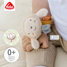 Rasselarmband Fehn Natur 3.0 am Handgelenk vom Baby