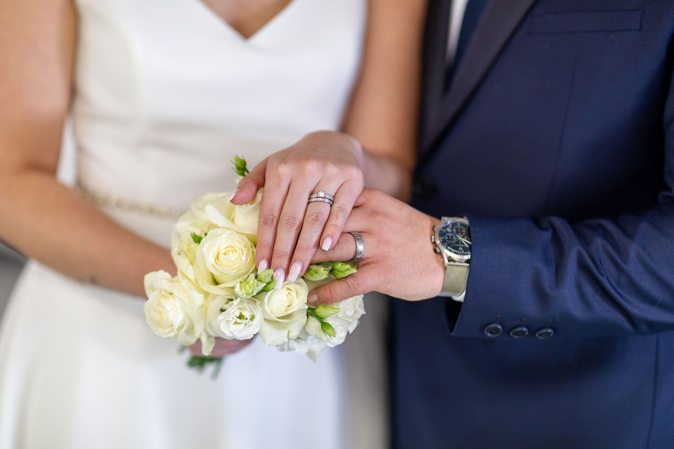 Hochzeitsfotografie Brautpaarshooting Brautstrauss trauringe Fotografin Virginie Varon reutlingen