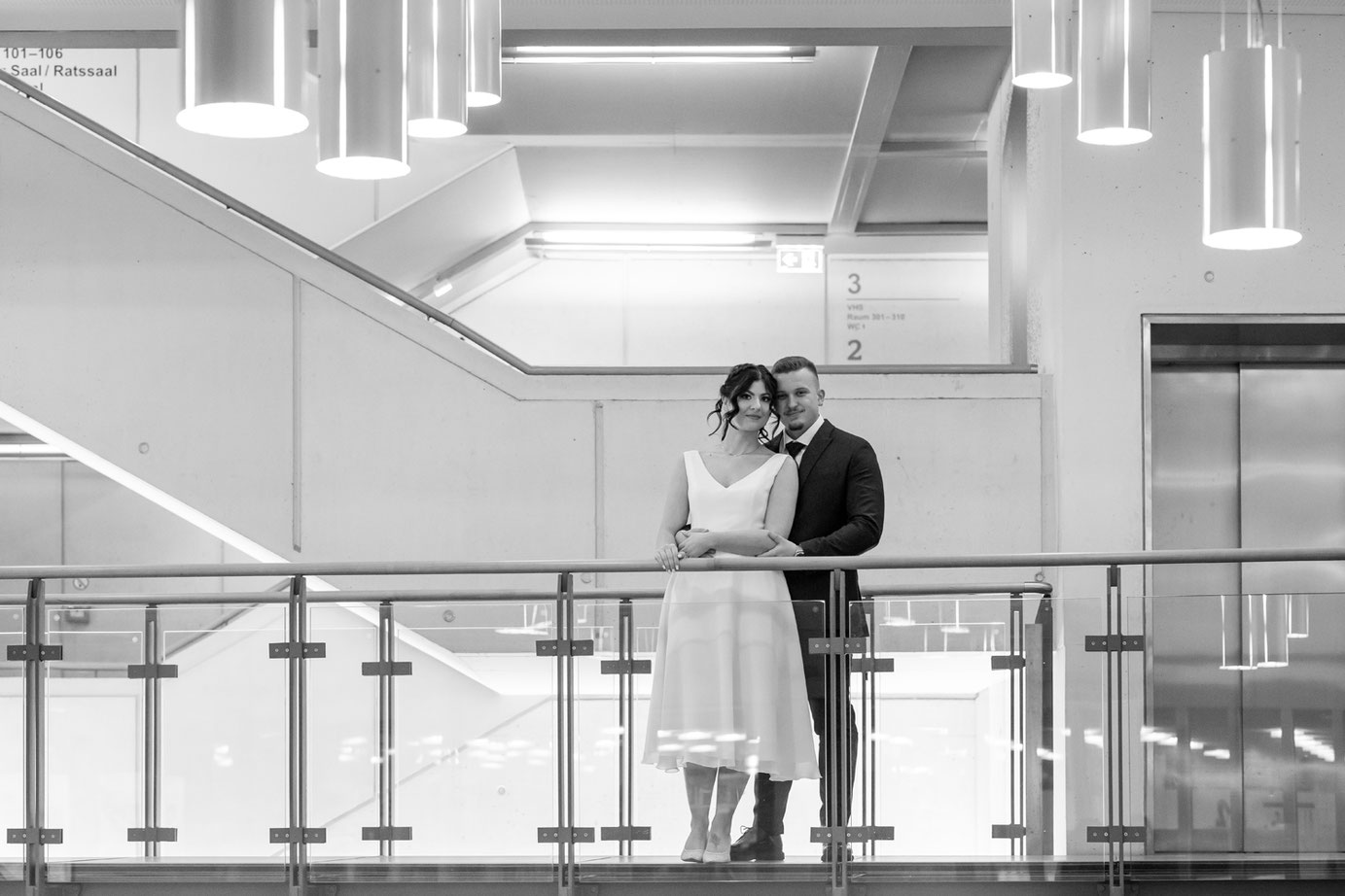 Hochzeitsfotografie Brautpaarshooting bibliothek ludwigsburg Fotografin Virginie Varon reutlingen
