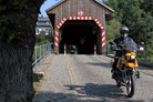 Die gedeckte Holzbrücke in Hohenfichte über die Flöha