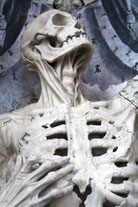 Squelette décharnée transi de rené de chalon par ligier richier sculpteur lorrain de Saint-Mihiel