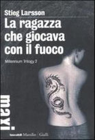 La ragazza che giocava con il fuoco. Millennium trilogy. Vol. 2 di Larsson Stieg      Prezzo:  € 14,00     ISBN: 9788831707077     Editore: Marsilio [collana: Tascabili Maxi. Gialli]     Genere: Gialli Thriller E Horror     Dettagli: p. 768 