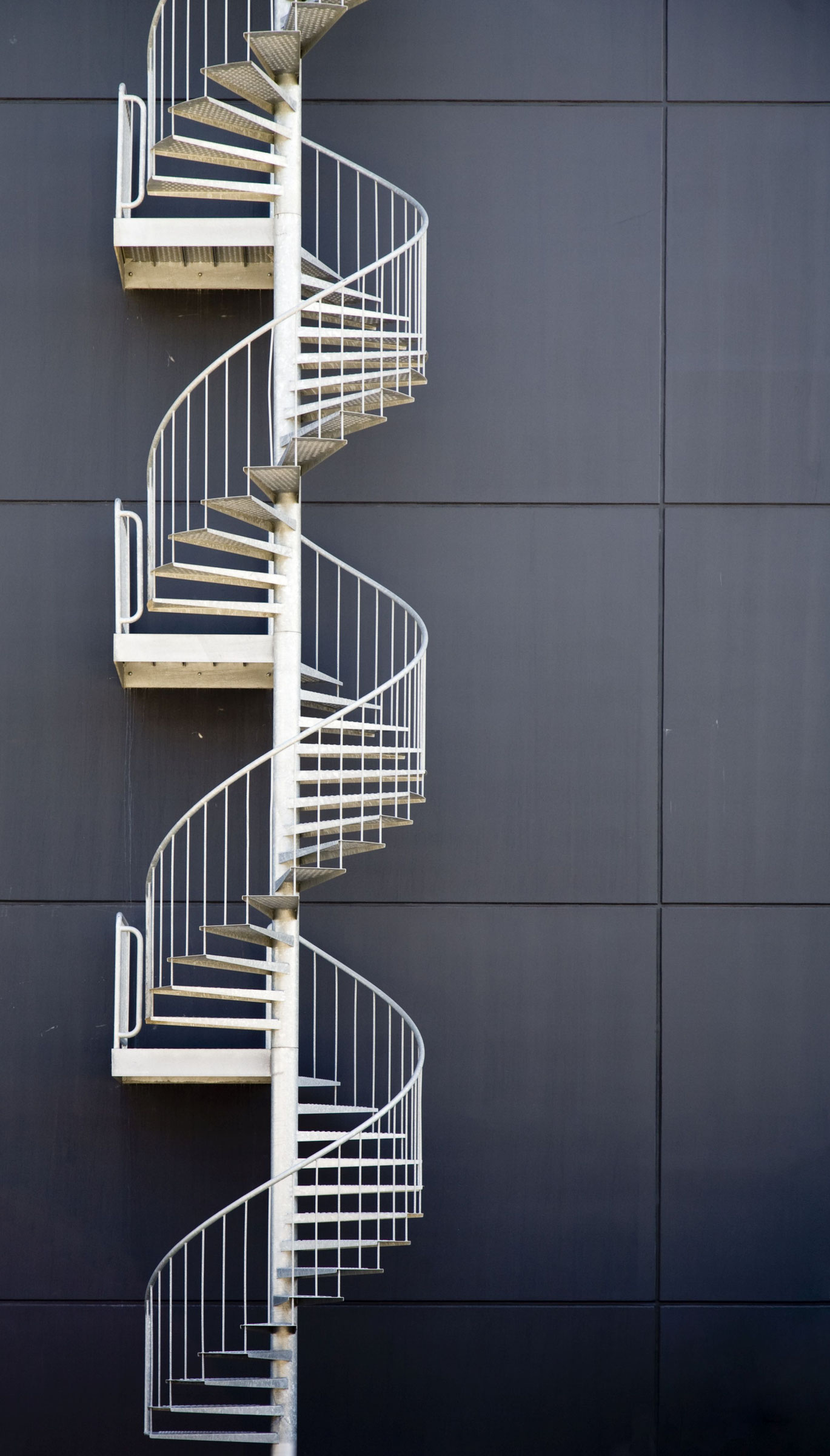Wendeltreppe aus Stahl – Referenzprojekt von Metallbearbeitung Niedermayer