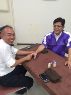 私(的場:左側)と、 大川施設長さん(右側)