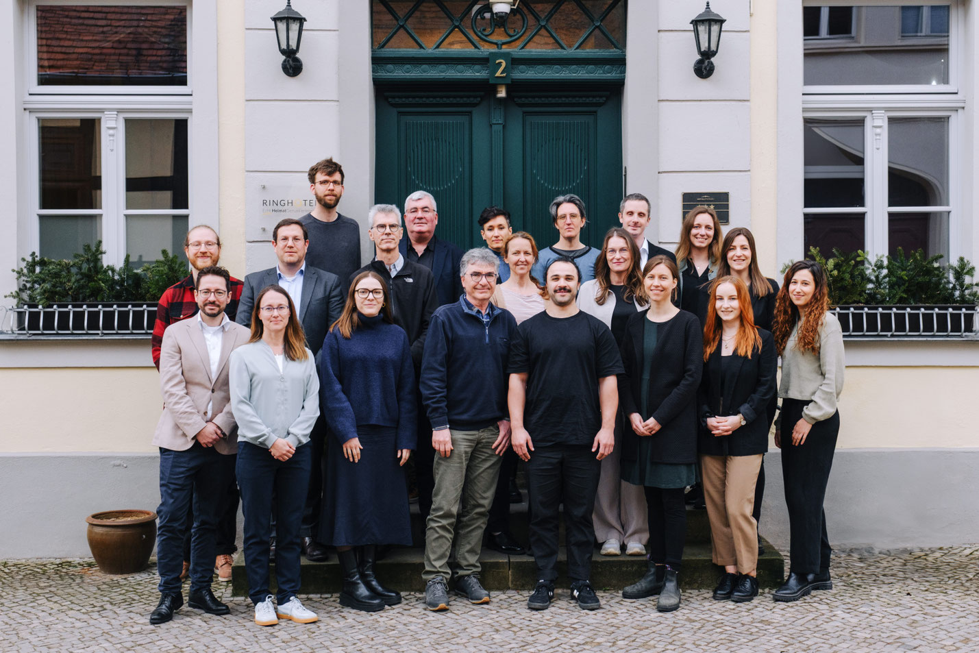 Foto: Das Team des interdisziplinären Forschungsverbundes „Implementierungsforschung Sachsen-Anhalt“ (ISA) der Universitätsmedizin Magdeburg. Fotograf: privat
