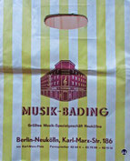 Papier-Einkaufstüte des Musikhaus Bading in Berlin - Neukölln.