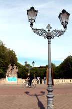 Carl-Zuckmayer-Brücke im Rudolph-Wilde-Park. Foto: Helga Karl