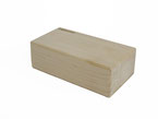 Yogaklotz aus Holz von yogawood.  Der Yoga Block aus Vollholz gibt mehr Stabilität und Gleichgewicht als ein leichter Block.  Ob flach oder hochkant, der yogawood Yogablock bringt die notwendige Stabilität durch das dichte und schwerere Naturmaterial Holz