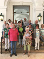 Teil der Besichtigungsgruppe Foto→ Hilfsgemeinschaft