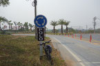 Jetzt wurde bei mir in der Nähe vo Country Club Pattaya vor der Auto-und Motorrad-Rennbahn ein neuer Kreisel gebaut.