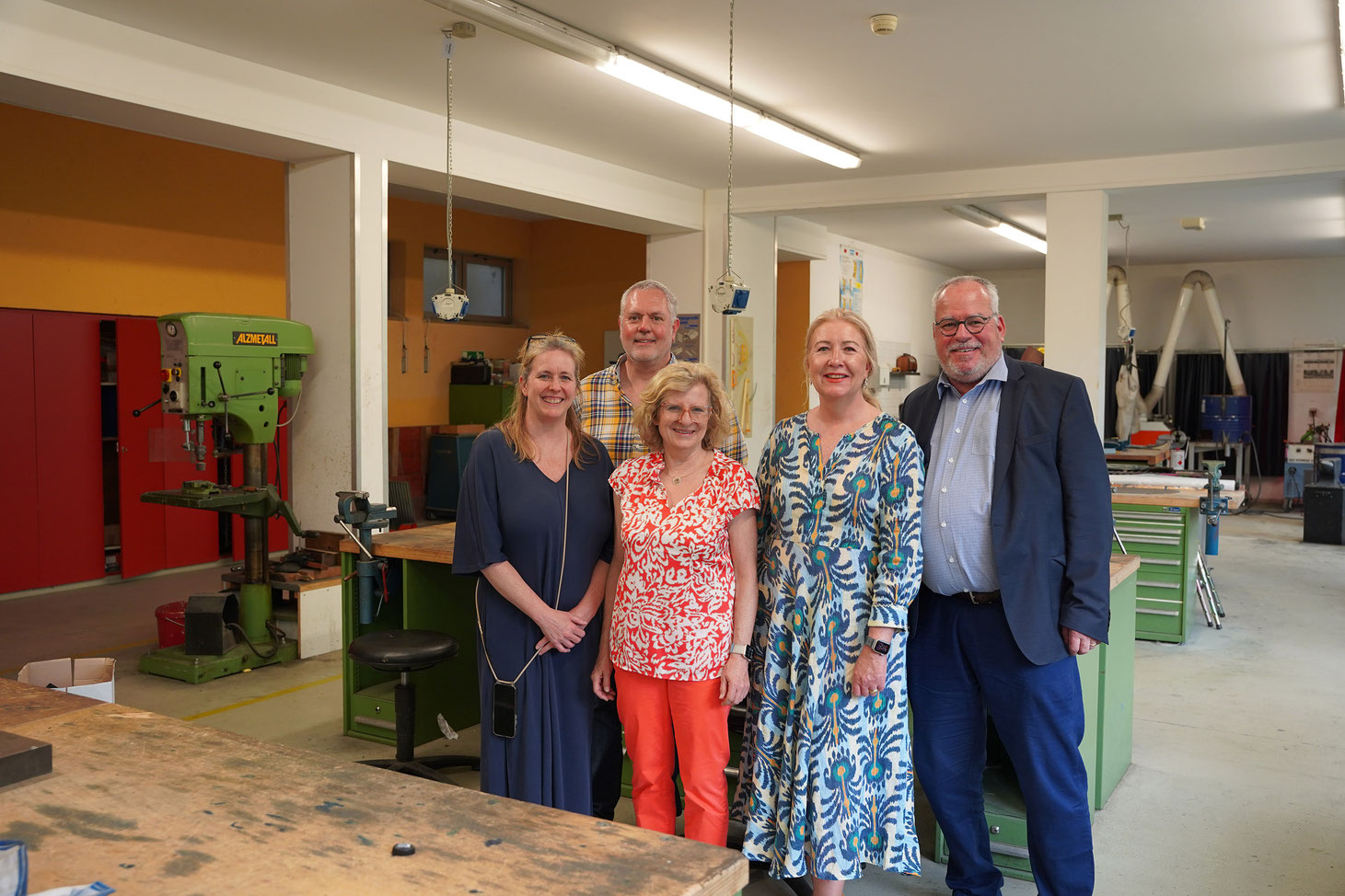 von links: Gabriele Mock (Projektleitung denkbar Schulfrühstück), Jochen Schumacher (stellvertr. Schulleiter, BVJ-Kompetenzzentrum), Sieglinde Stanzl (Projektleitung, denkbar Schulfrühstück), Martina und Martin Wirth (Vorstand, Wirth-Stiftung)