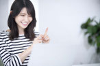セルフカラーコーディネーター養成講座［基本前編］を受講する女性