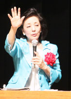 講演する櫻井氏=21日午後、宜野湾市民会館