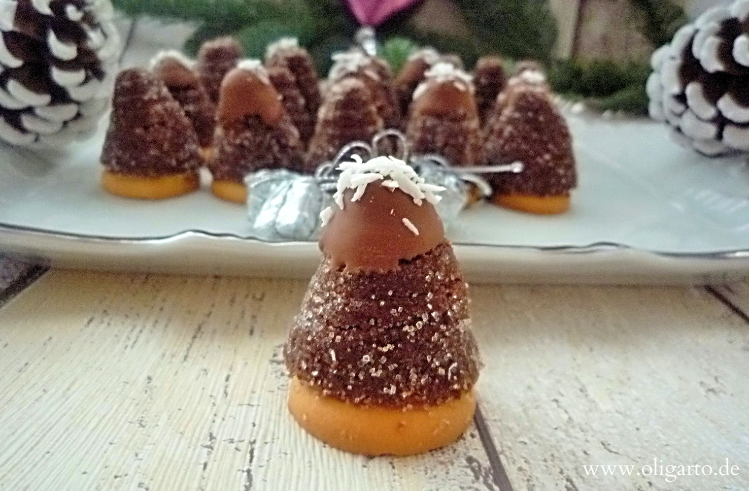 WESPENNESTER AUS BÖHMEN - Oligarto