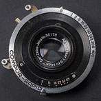 Ein 1:9/14cm Apo-Tessar von Carl Zeiss Jena im Ring-Compur-Verschluss. Foto: bonnescape.de