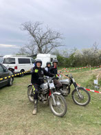 Peter der Große mit der mächtigen Triumph mit Spaß in der Spur Welcome. Foto: Petr Hofbauer