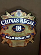 Der 18-jährige Chivas Regal Blend wird aus verschiedenen Malt und Grain Whiskys kreiert.