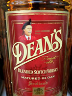 Blended Whisky Im Schatten des geschichtsträchtigen Edinburgh Castle, lag Dean Village, das kleine Dorf, das der Dean-Destillerie seinen Namen 