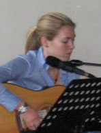 Sabrina Frank (vocal)