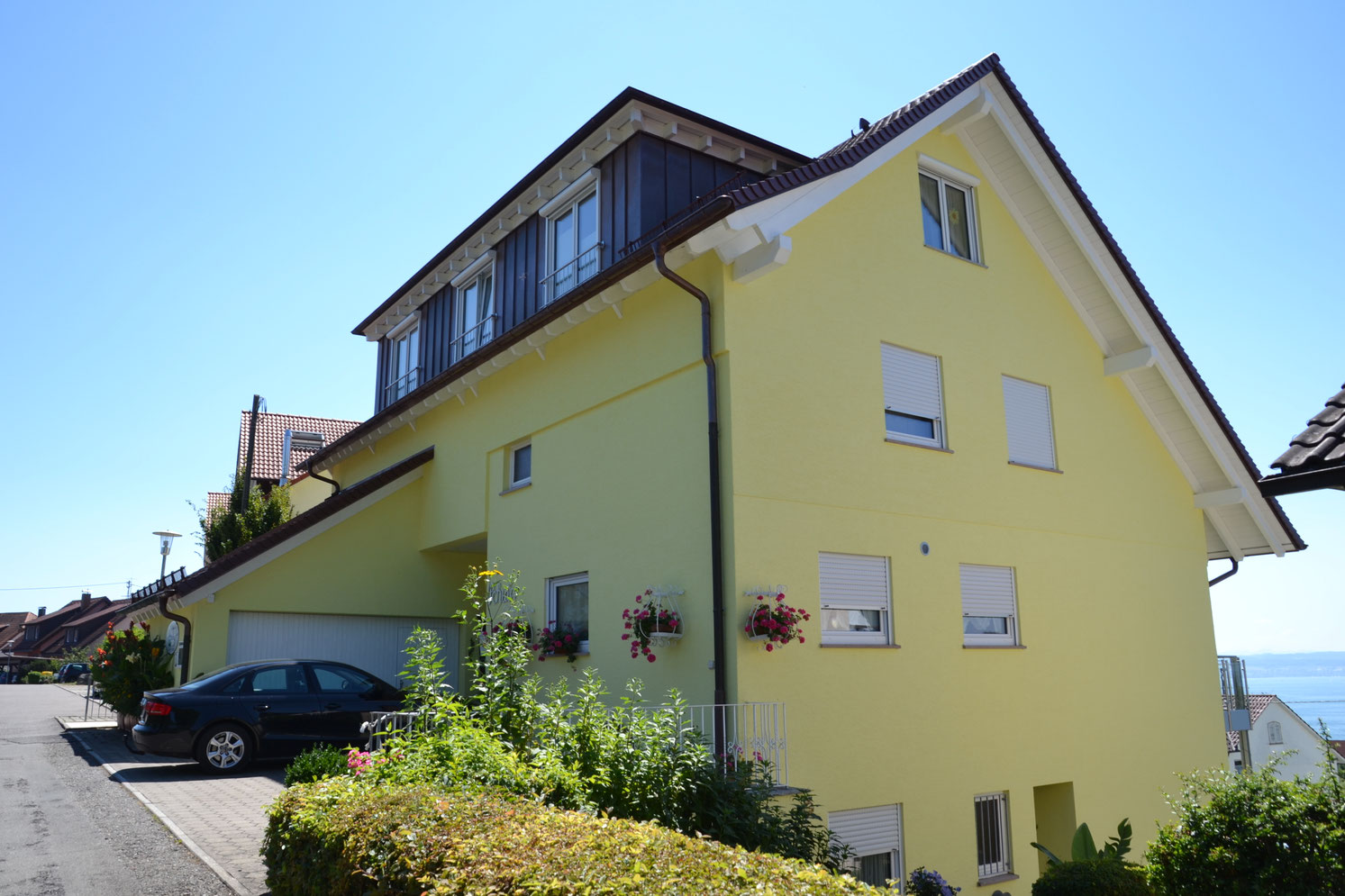 Kostenloser Parkplatz der Traumseeblick-Ferienwohnung in der Sonnhalde 20 in Meersburg
