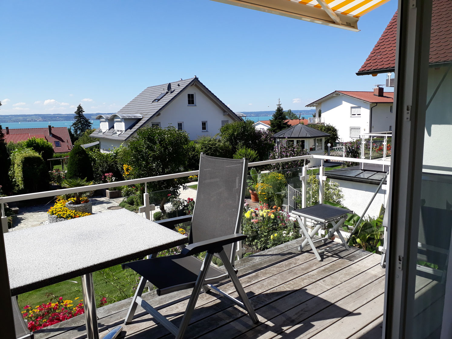 Bild: Ferienwohnungen am Bodensee: Hagnau - Gartenmöbel - Ferienwohnung 3 Haus Melanie