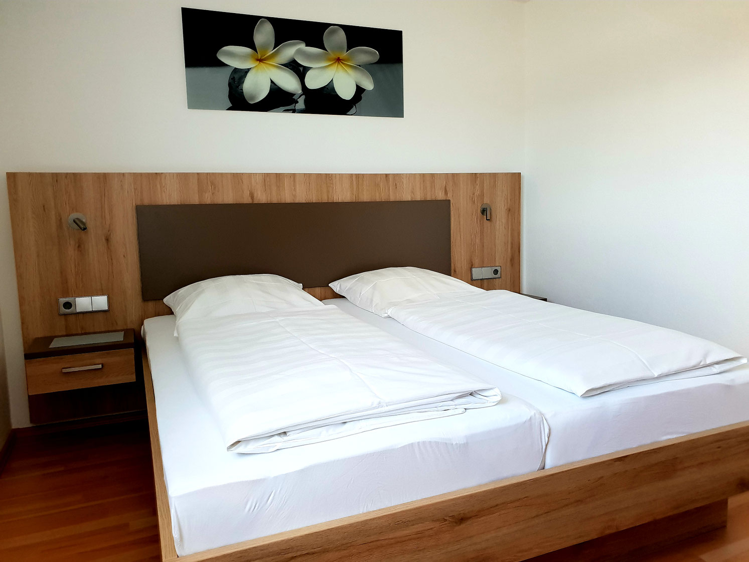 Bild: Ferienwohnungen am Bodensee: Hagnau - Schlafzimmer - Ferienwohnung 4 im Haus Melanie