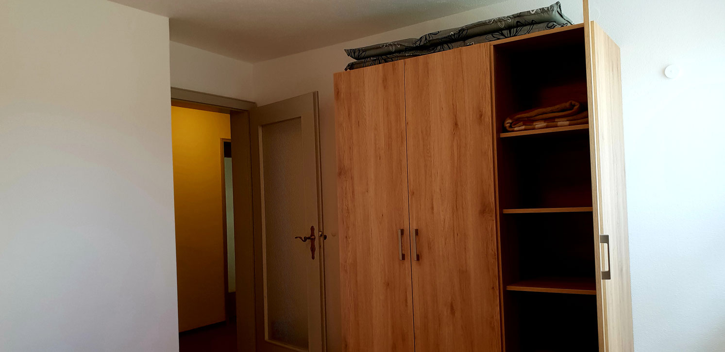 Bild: Ferienwohnungen am Bodensee: Hagnau - Kleiderschrank - Ferienwohnung 4 im Haus Melanie
