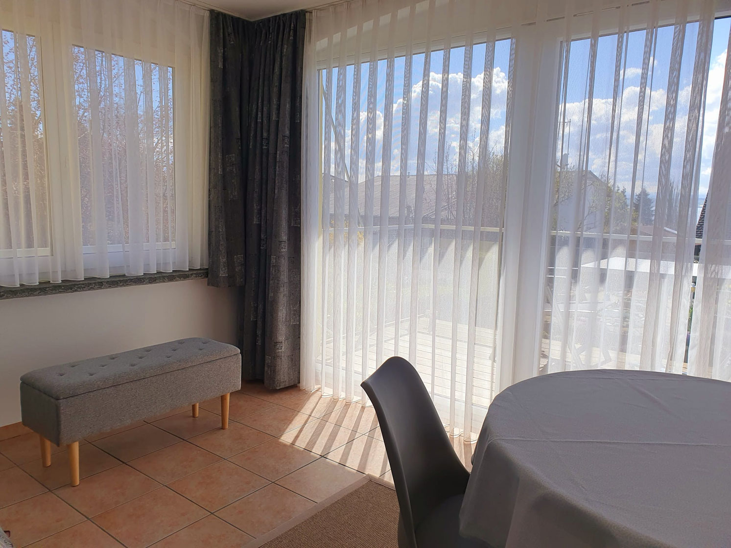 Bild: Ferienwohnungen am Bodensee: Hagnau - Sitzbank - Ferienwohnung 4 im Haus Melanie