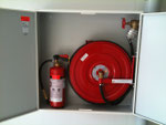 Feuerlöscherservice, Feuerlöscherkontrolle, Feuerlöscherwartung, Feuerlöscher, Schaumlöscher, Leichtwasser, Pulver, Kohlensäure, Preis, Löschposten, Feuerlöschposten, Feuerwehrschlauch, Strahlrohr, Schlauchhaspel, Fluchtwegschilder, Region Basel, Schweiz