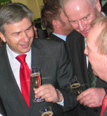 Ein lachender Klaus Wowereit. Der Regierende Bürgermeister von Berlin beim Messerundgang IGW 2008. Foto: Helga Karl