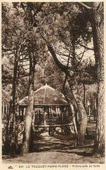Le kiosque à musique du Touquet-Paris-Plage en 1924, aujourd'hui kiosque Gainsbourg