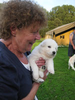 mama met een pupje