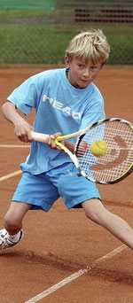 Vergebliche Mühen bei der Aschaffenburger Tennis-Stadtmeisterschaft der Jugend: Für Björn Diekmann vom TV 1860 Aschaffenburg war im Halbfinale der U 10-Junioren Endstation.