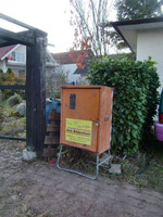 Unser Baustromkasten, der leider etwas weit weg vom Geschehen steht.
