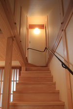 千葉県柏市　設計事務所　自然素材住宅　階段