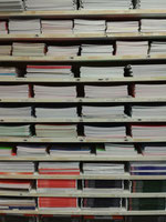 Wir als Fachgeschäft für Schreibwaren verkaufen Ihnen Füller und Collegeblock, und was Sie sonst noch für eine Bewerbungsmappe brauchen. Ob Schnellhefter Heftstreifen oder Ordner Papier Bürohelfer Versandtaschen, wir beraten Sie gerne.