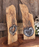 Brennendes Herz, stehend, auf gespaltenem Holzscheit - 60 Euro (diese zwei sind schon verkauft. Wenn Du Dich für dieses Produkt interessierst, sende ich Dir ein Foto der derzeit erhältlichen Exemplare zu.)
