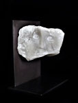 Gespaltene Persönlichkeit (Seite), 2016, Alabaster, Höhe 40 cm