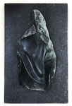 Mit dem zweiten sieht man besser, Wandobjekt, 2024, Serpentin, 22 x 11 x 5 cm