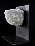 Gespaltene Persönlichkeit (Seite), 2016, Alabaster, Höhe 40 cm