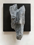 Formale Dürftigkeit, Wandobjekt, 2023, Serpentin, ca. 21 x 9 x 12 cm