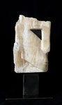Game Over (Kombattant II), 2023, Onyx, Metall, Höhe 35 cm