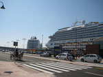 Die Costa Serena und die MS Orchestra im Hafen von Malaga