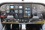 Cockpit Deiner Cessna 172 D-EFUK (Diesel)