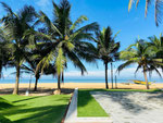 Golden Star Beach Hotel in Negombo